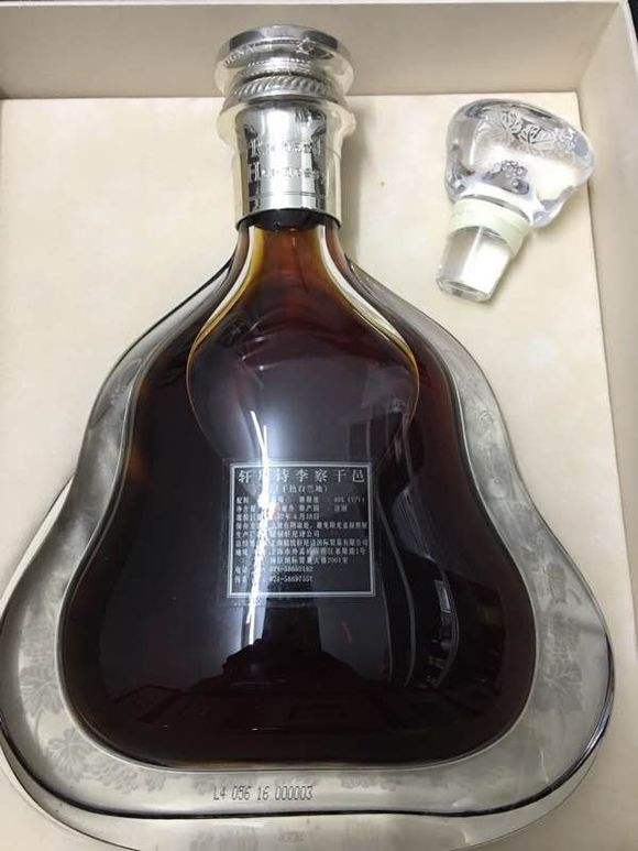 天河回收轩尼诗李察洋酒多少一支