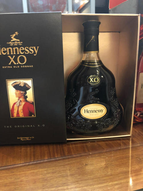 广州回收洋酒商家介绍轩尼诗黑牌能卖多少钱